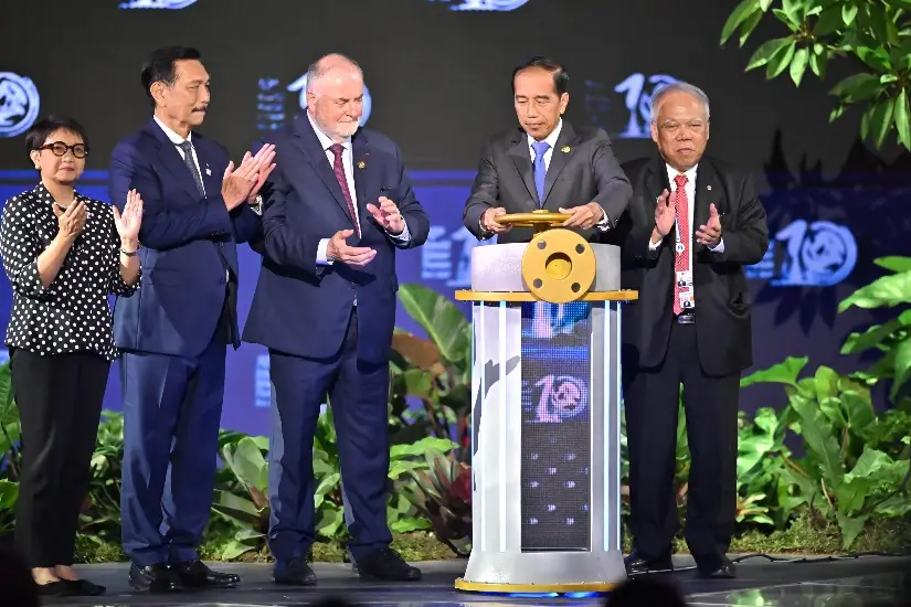 Presiden Jokowi Buka...
