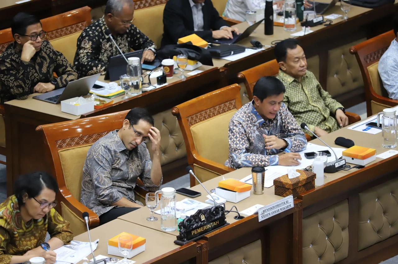 Raker Komisi X DPR dengan...