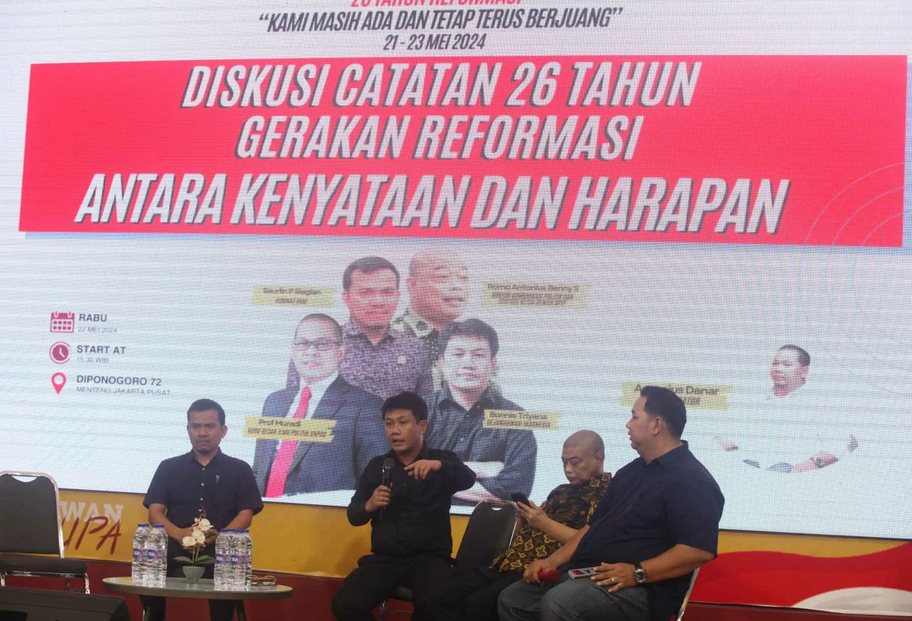 Diskusi Catatan 26 Tahun...
