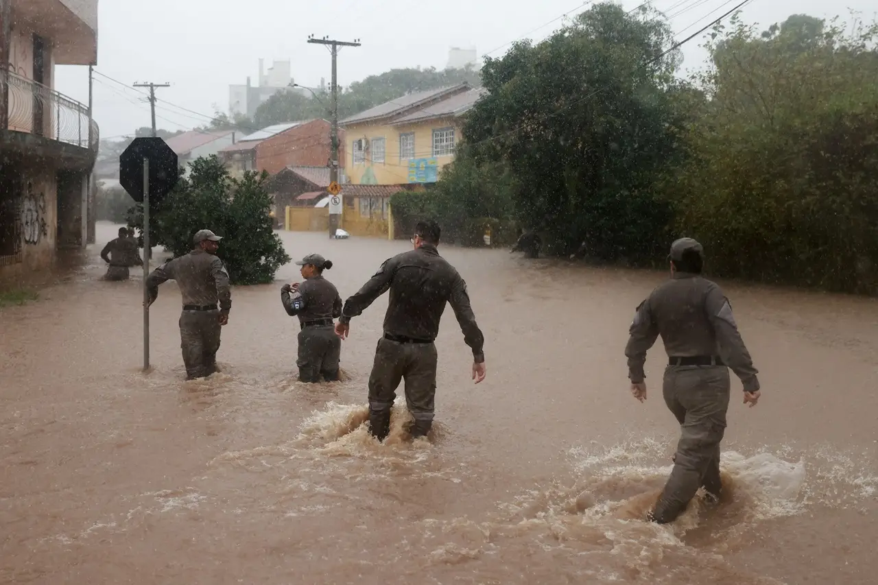 Hujan Deras, Brasil...