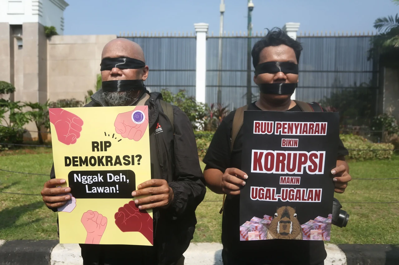 Aksi Wartawan Tolak...