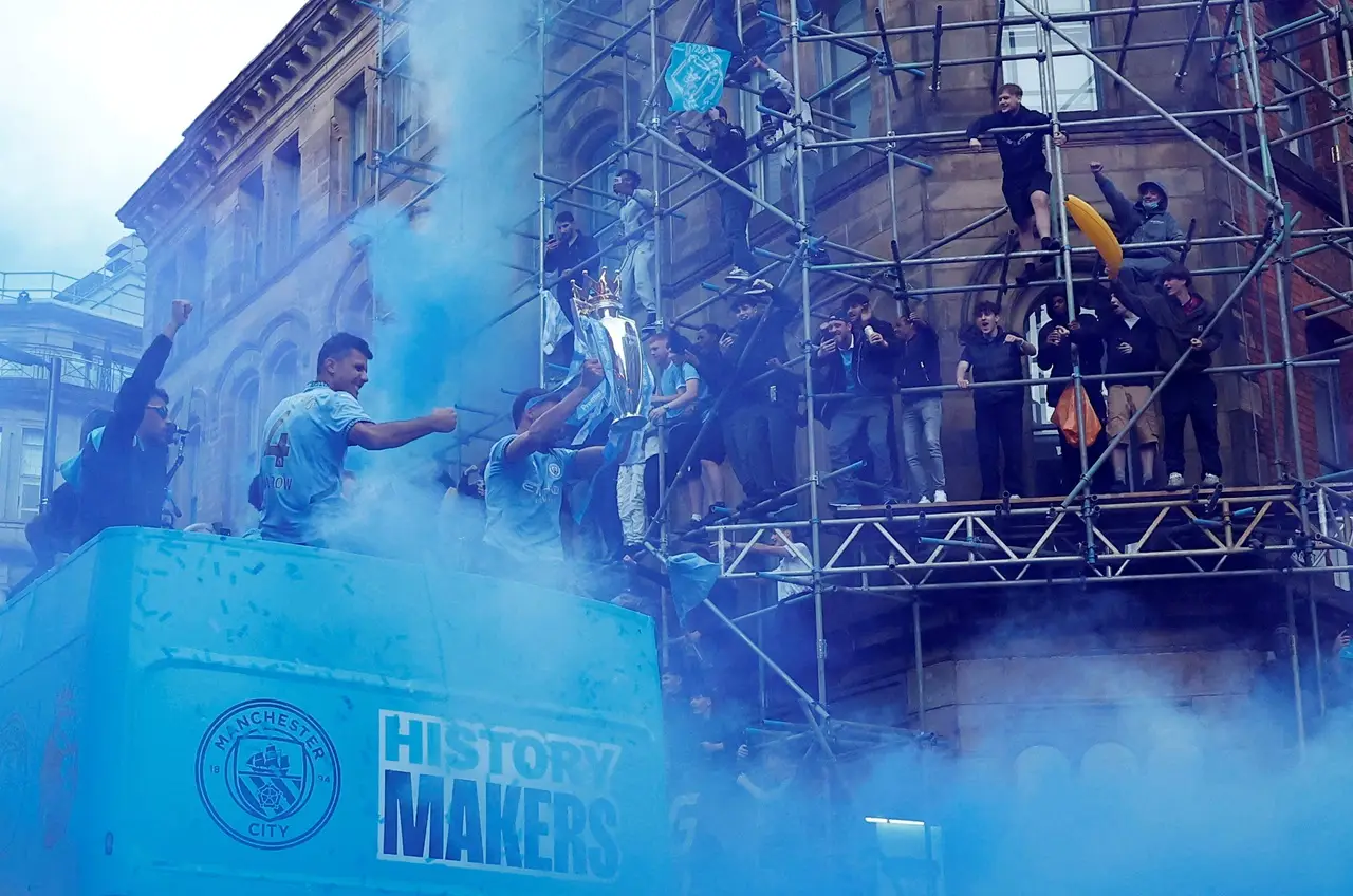 Parade Biru Manchester...