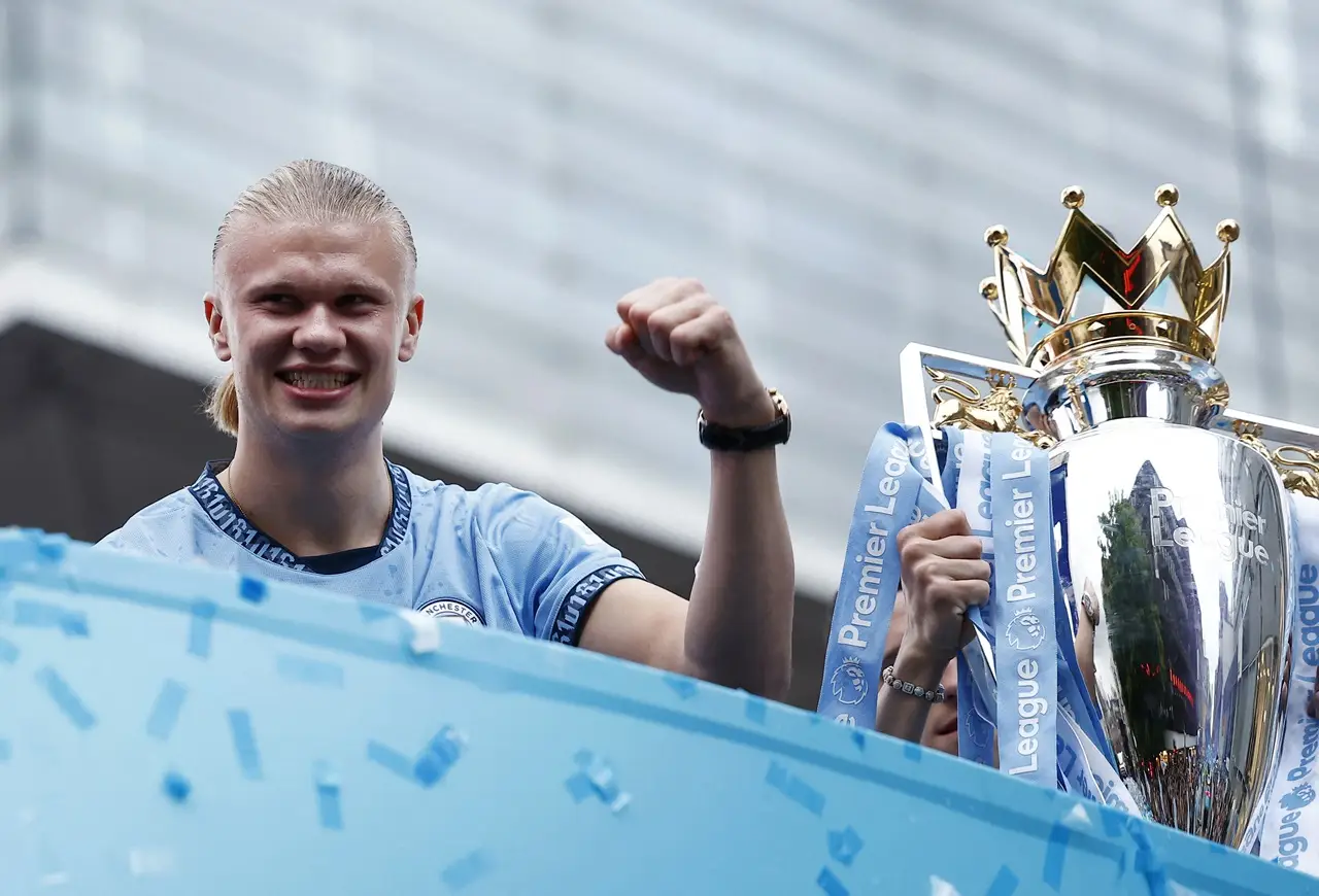 Parade Biru Manchester...