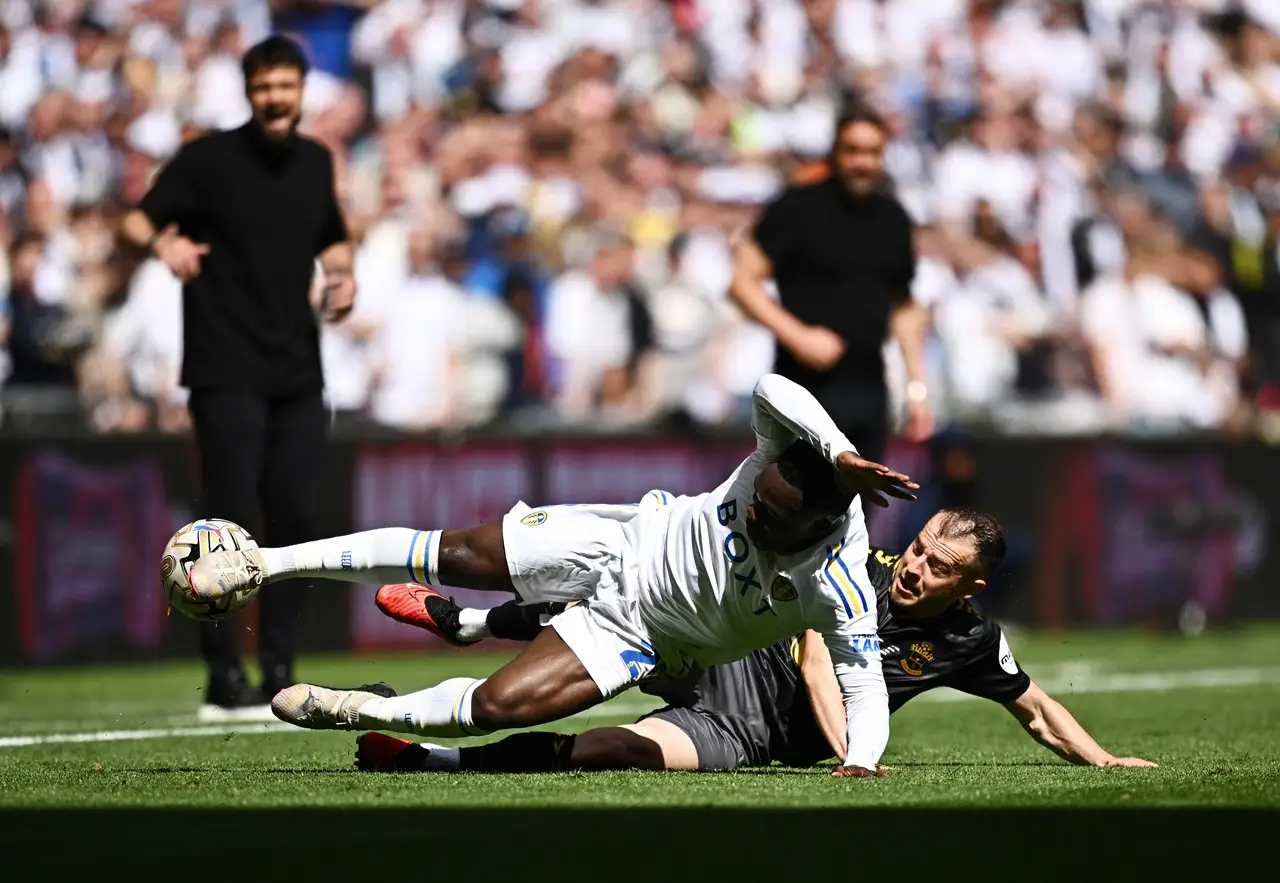 Bungkam Leeds, Southampton...