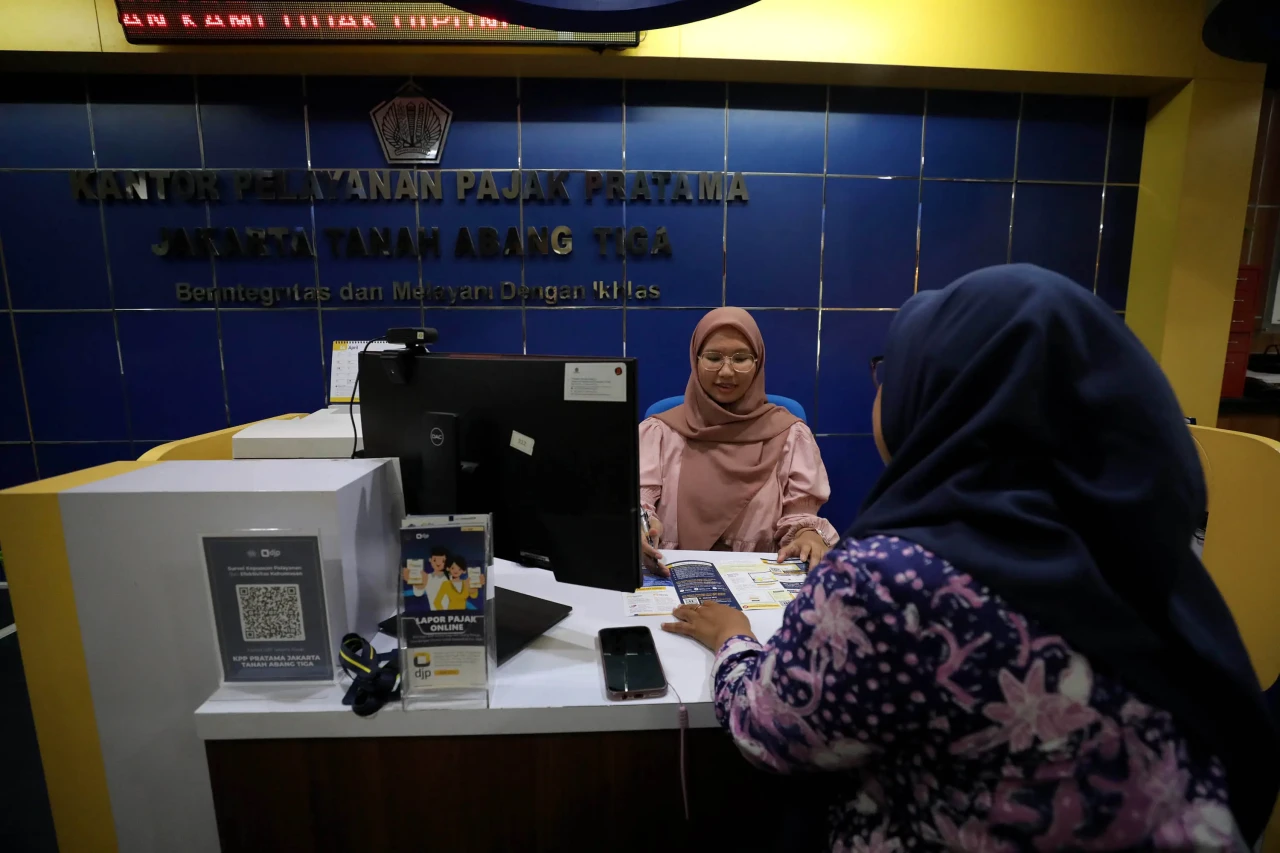Penerimaan Pajak Bulan...