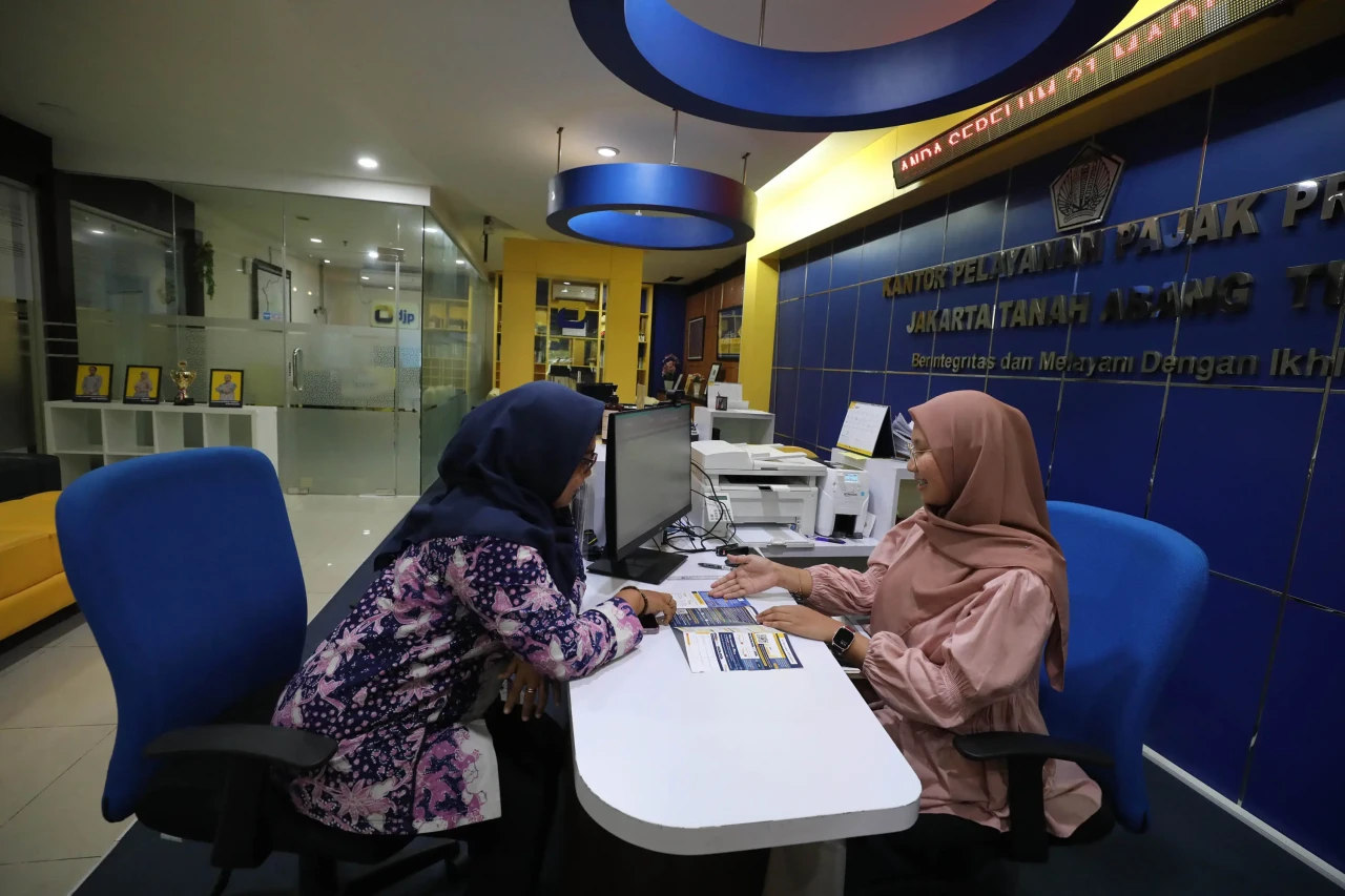 Penerimaan Pajak Bulan...