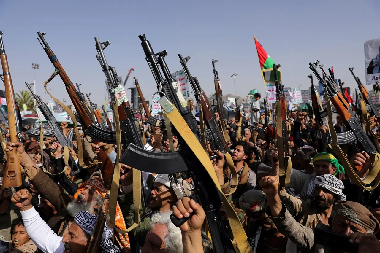 Tak Lelah Bela Palestina,...