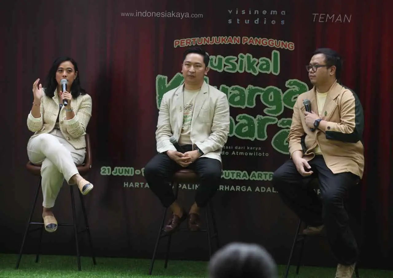 Jelang Pertunjukan Panggung...