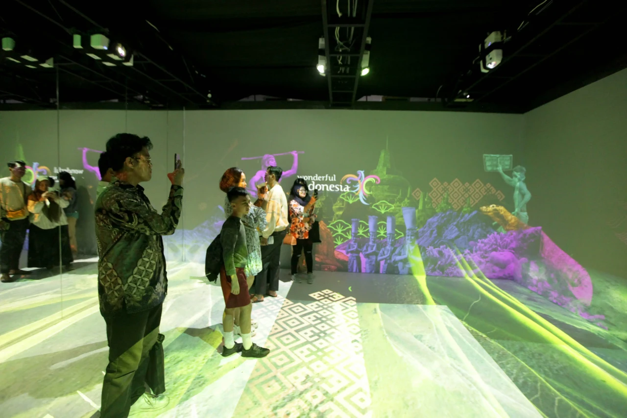 Pertunjukan Video Mapping...