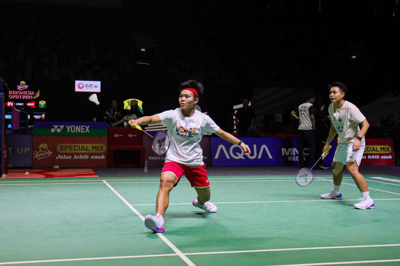Melihat Persiapan Pebulutangkis...