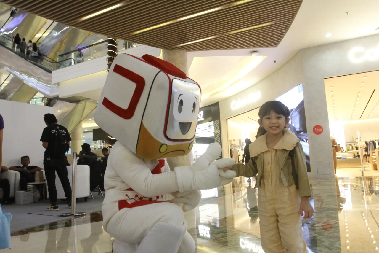 LRT Jakarta Buka Booth...