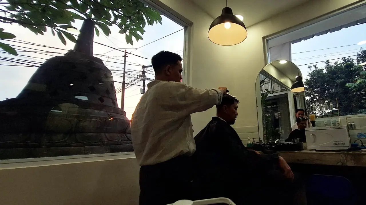 Cukur Rambut Bayar Seikhlasnya...