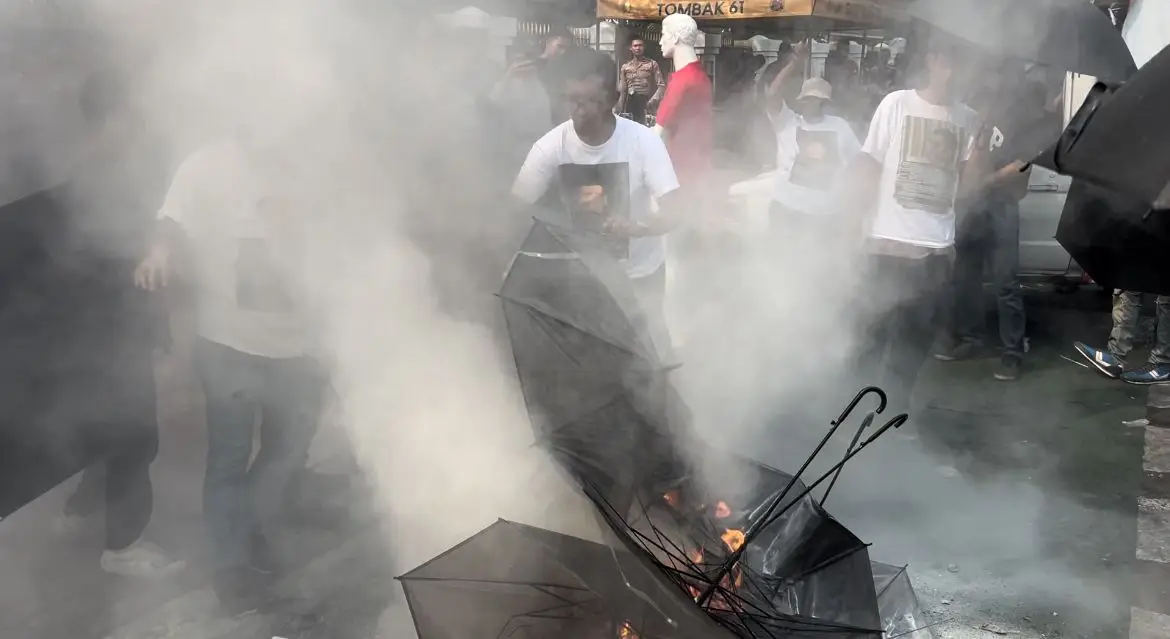 Demo Karyawan Polo Ralph...