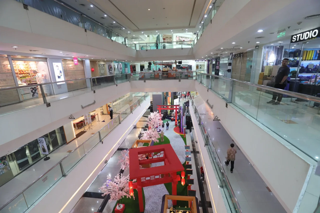 Transformasi Plaza Atrium...