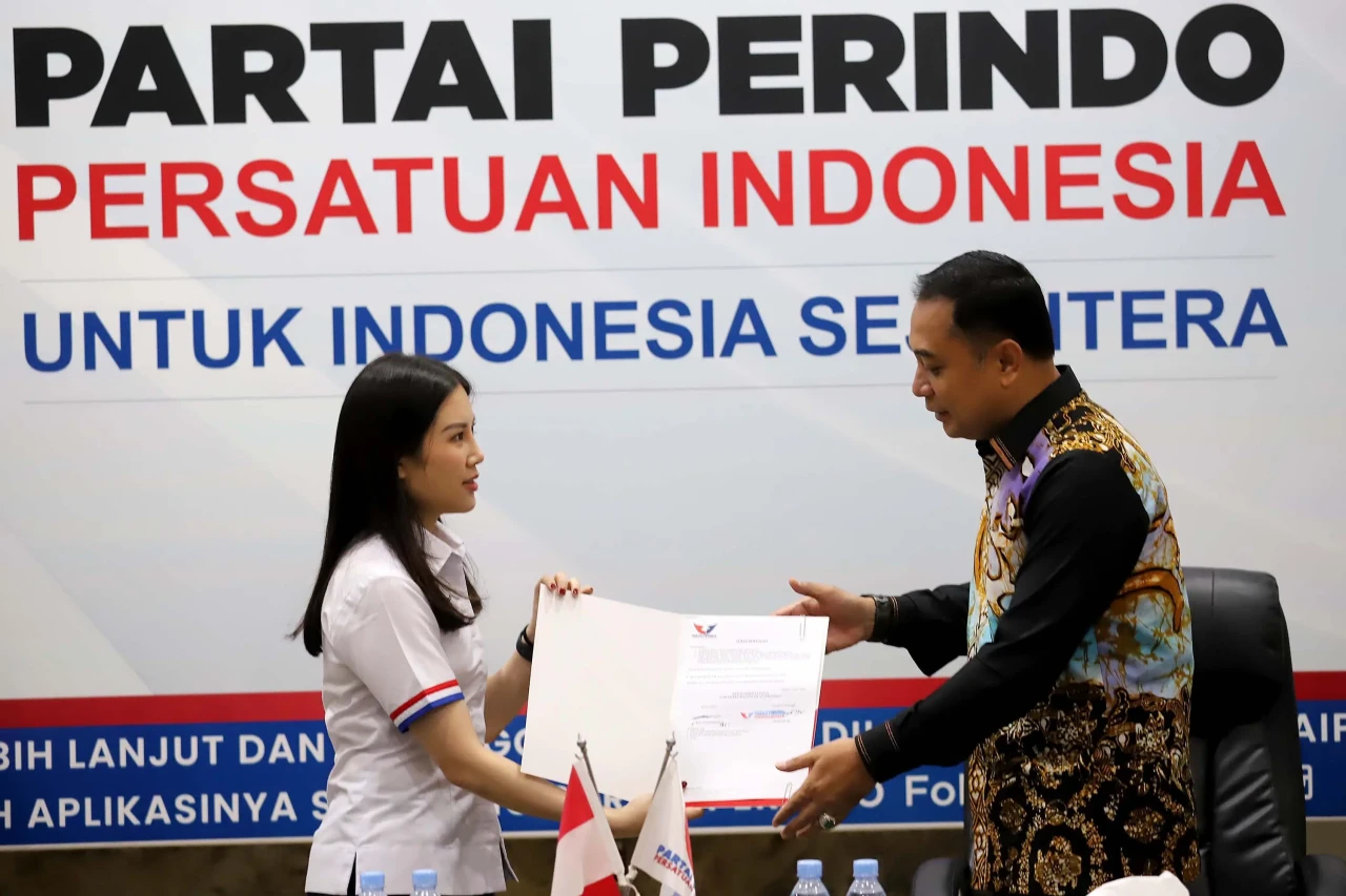 DPP Partai Perindo Serahkan...
