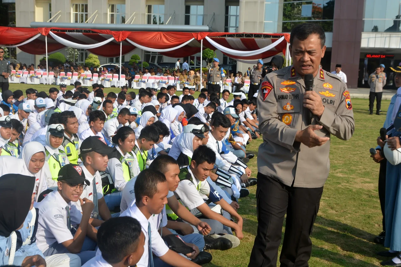 Ratusan Siswa SMA/SMK...