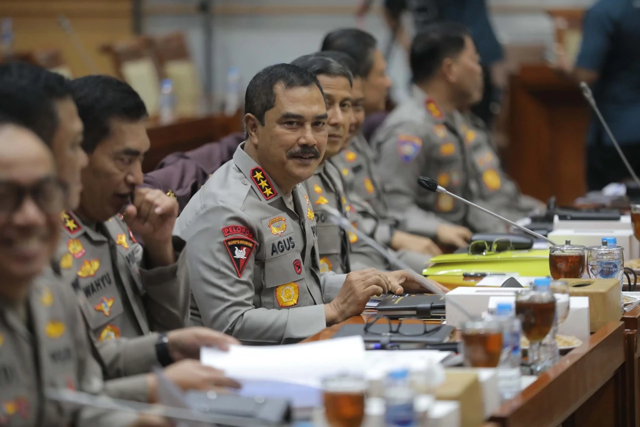 Raker Polri dengan Komisi...