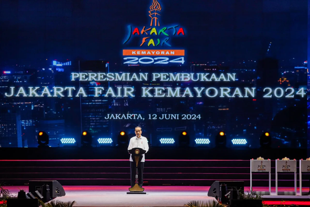 Presiden Jokowi Buka...