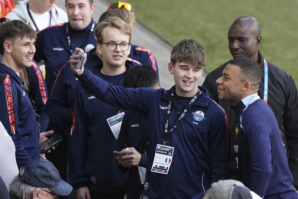 EURO 2024: Absen Latihan...