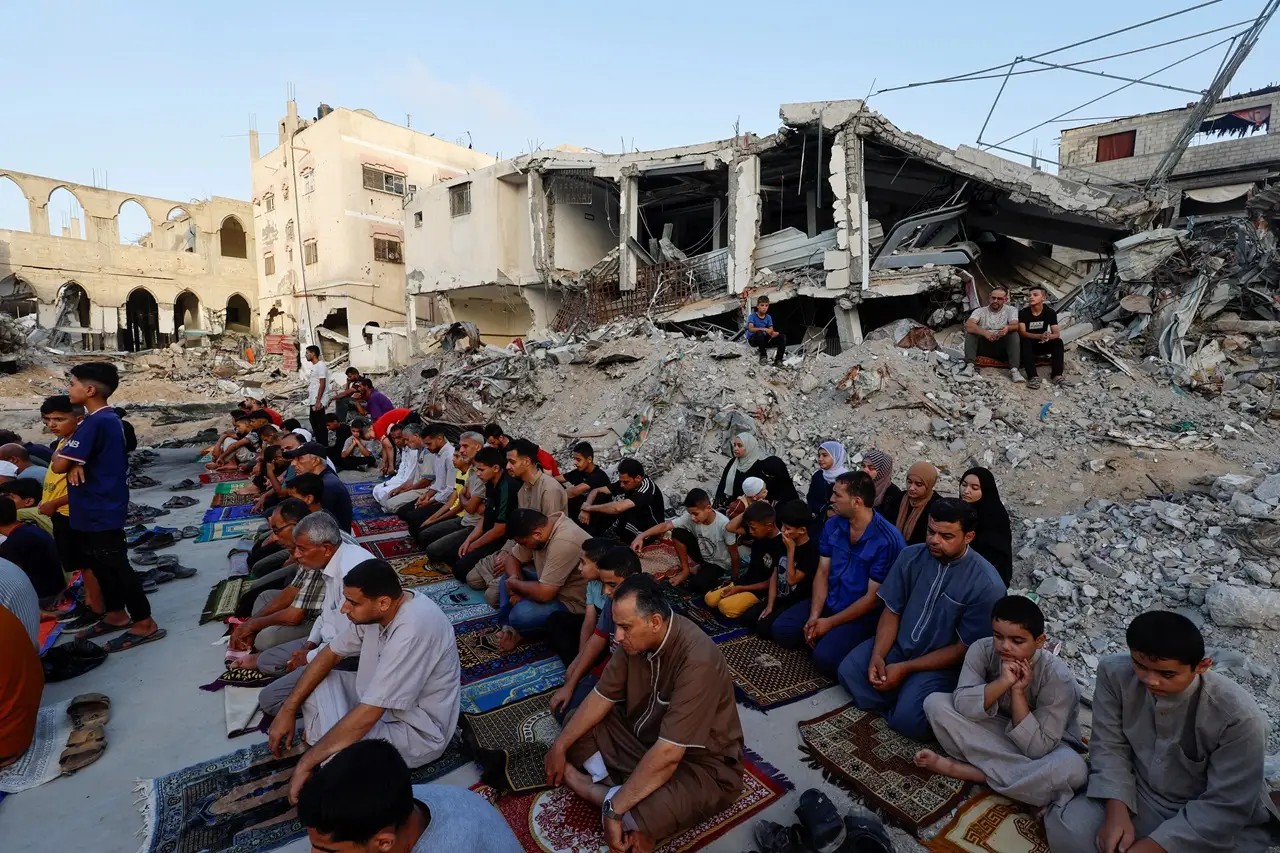 Warga Palestina Gelar...