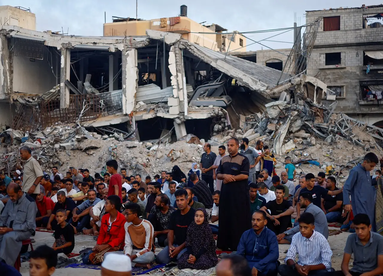 Warga Palestina Gelar...