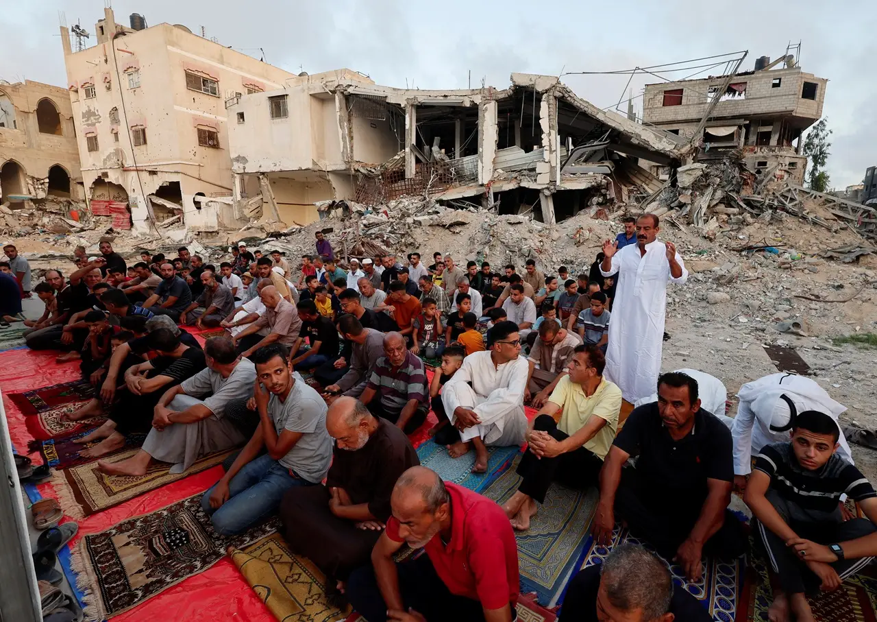 Warga Palestina Gelar...