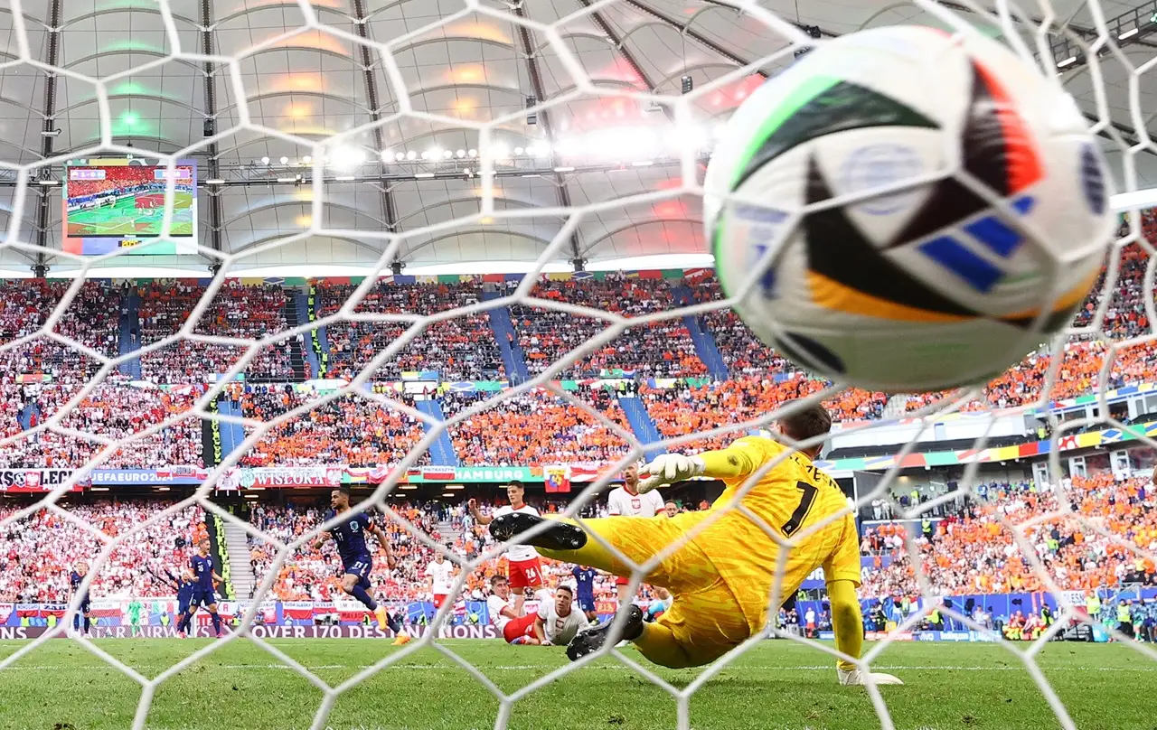 Polandia Vs Belanda:...