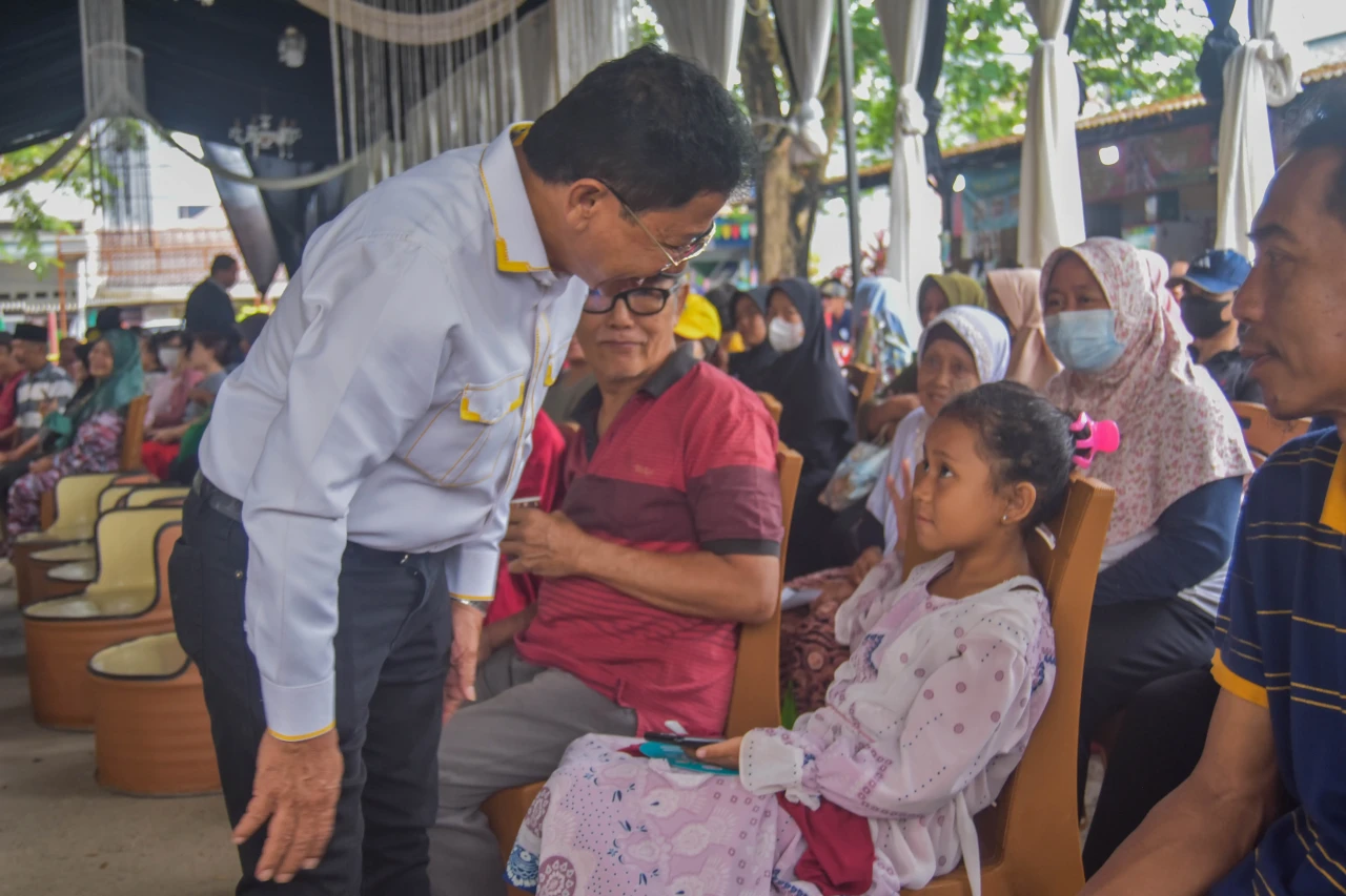 Gelar Bakti Sosial,...