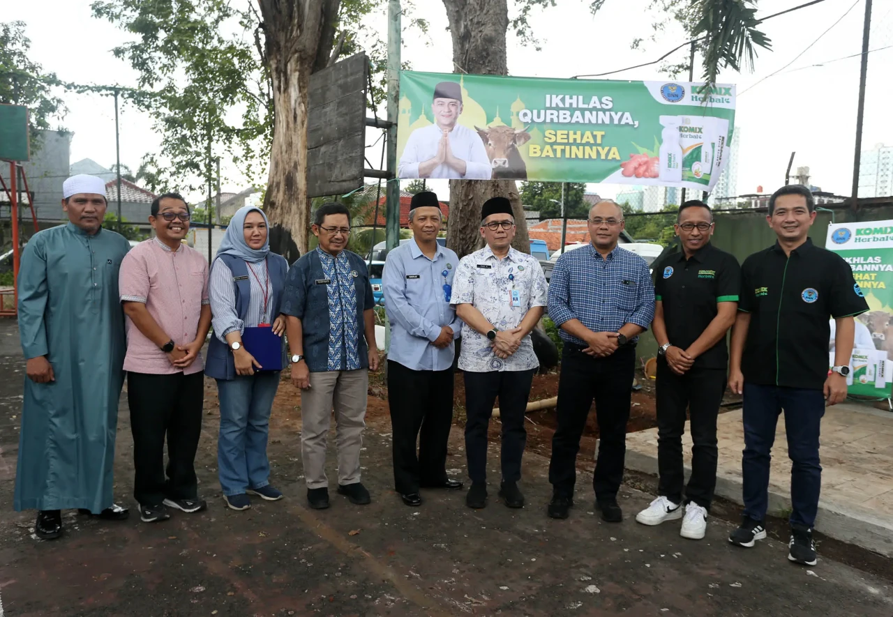 Komix Herbal Serahkan...