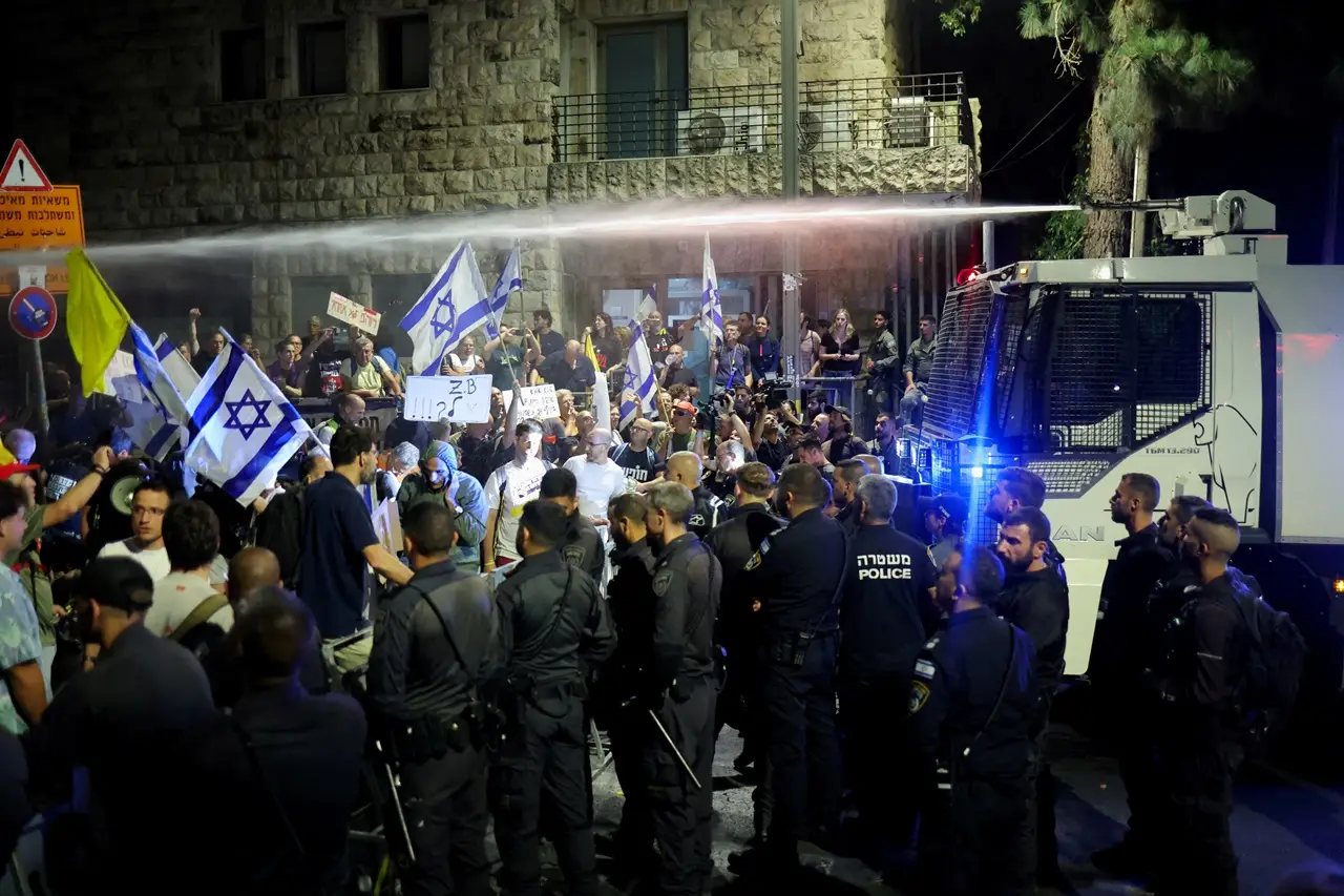 Yerusalem Memanas, Polisi...