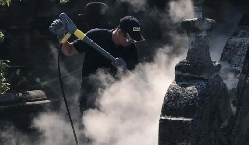 Karcher Bersihkan Bajra...