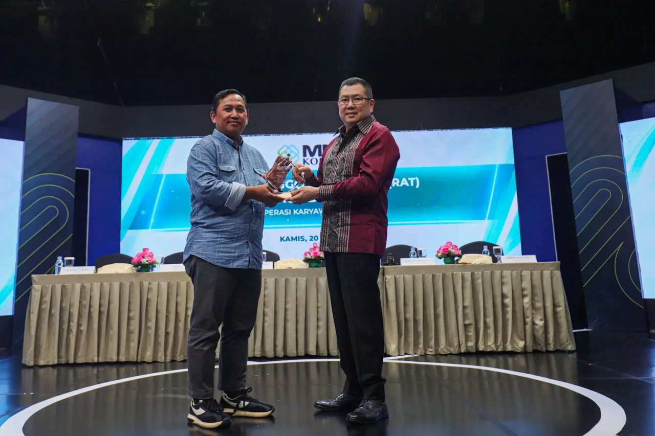 Hary Tanoesoedibjo Hadiri...