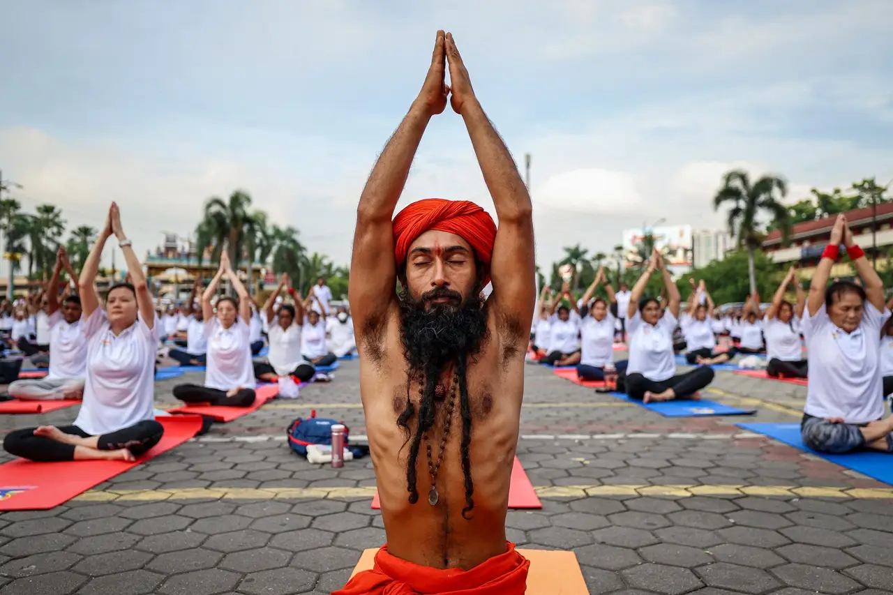 Peringatan Hari Yoga...