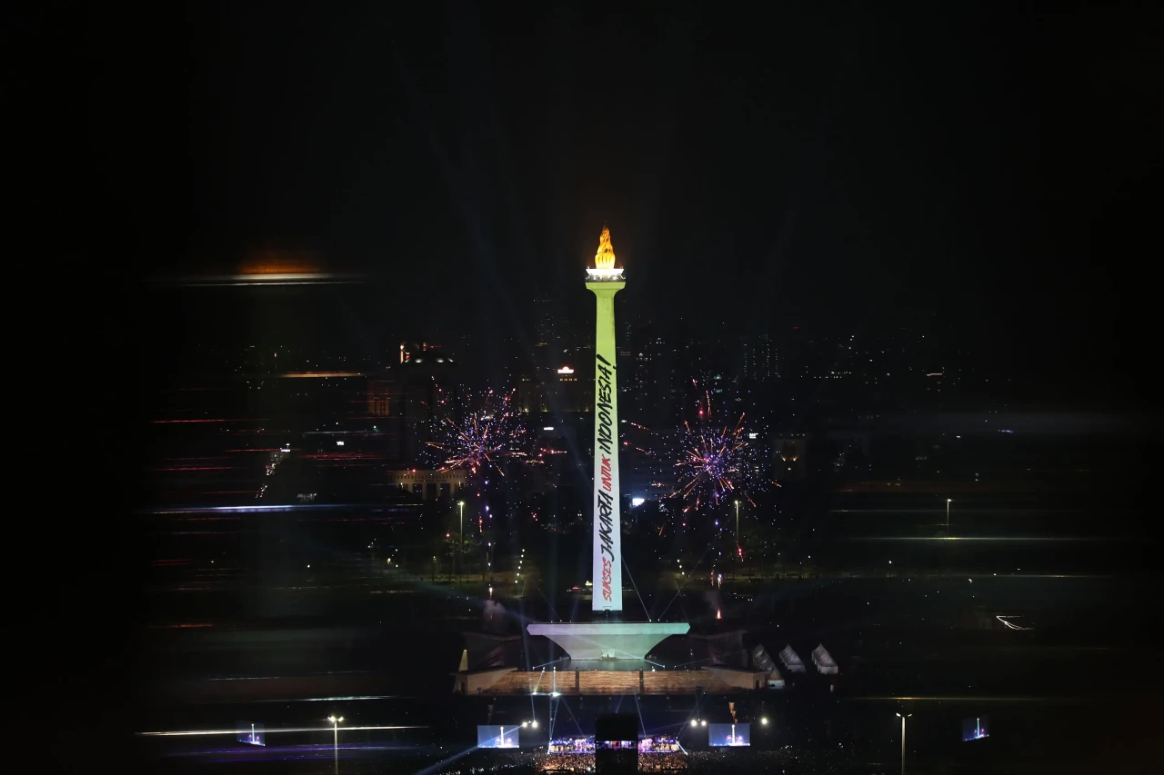 Gemerlap Perayaan Malam...