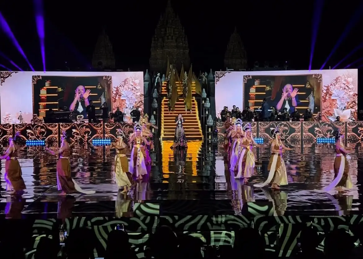 Gala Fashion Night Prambanan