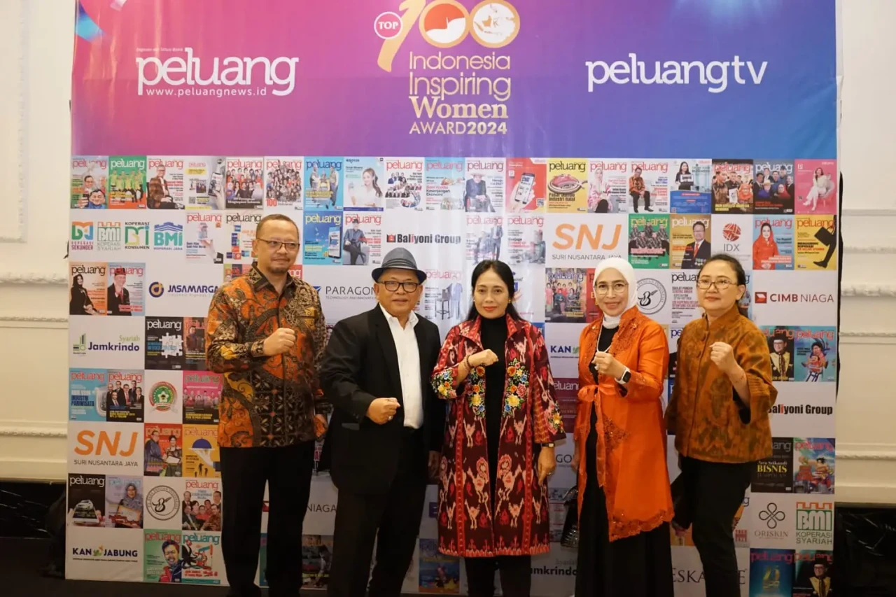 Diana Dewi Raih Penghargaan...