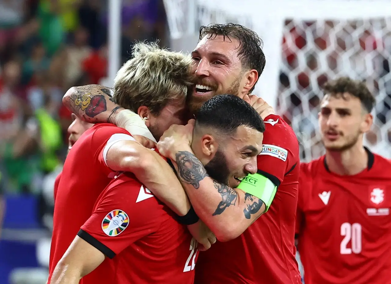 Georgia Cetak Sejarah...