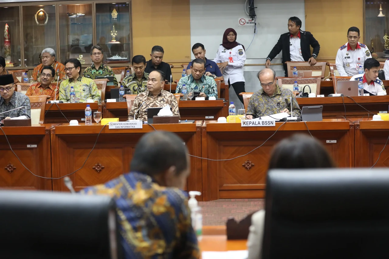 PDN Diretas, DPR ke...