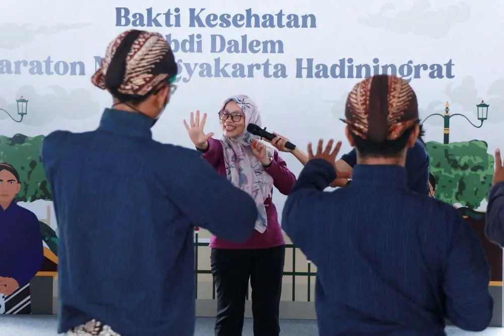 AXA Mandiri Gelar Literasi...
