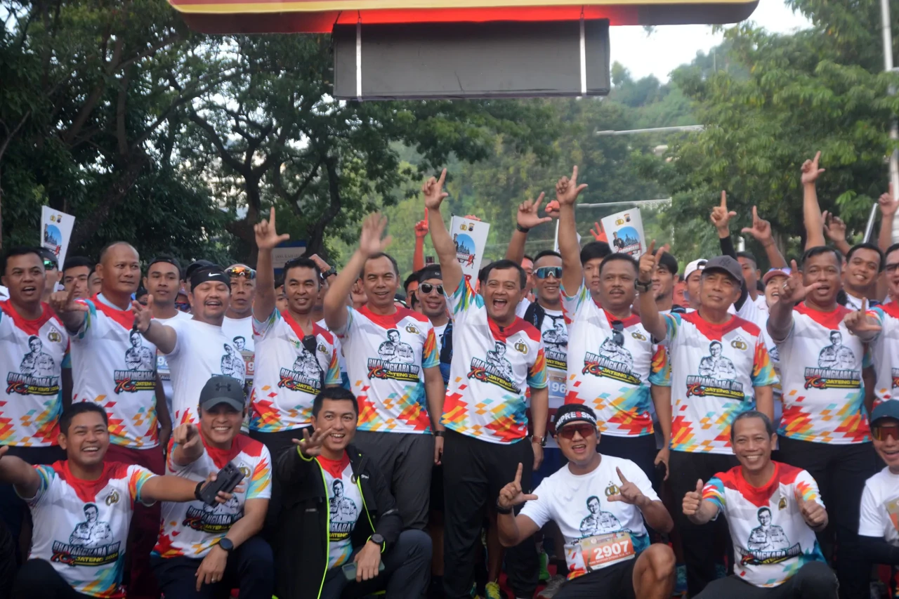 Ribuan Pelari Antusias...