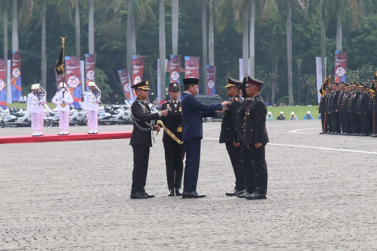 Presiden Jokowi Pimpin...