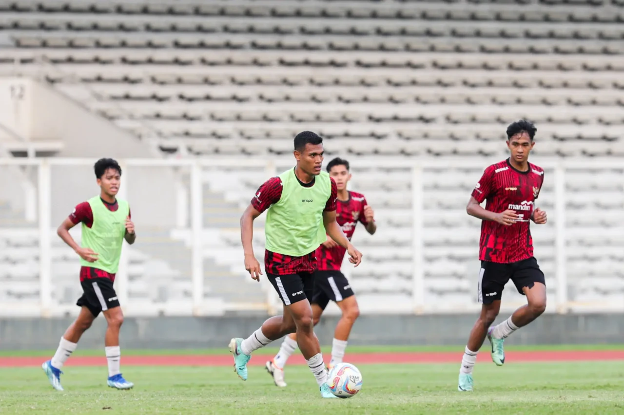 Latihan Timnas Indonesia...