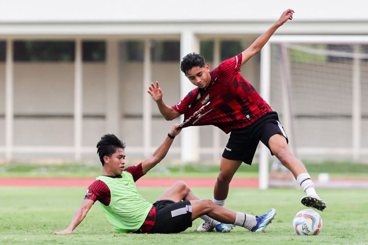 Latihan Timnas Indonesia...