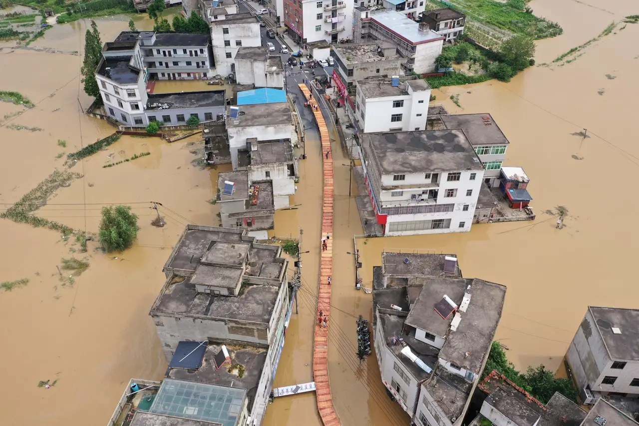 Penampakan Cina Dikepung...