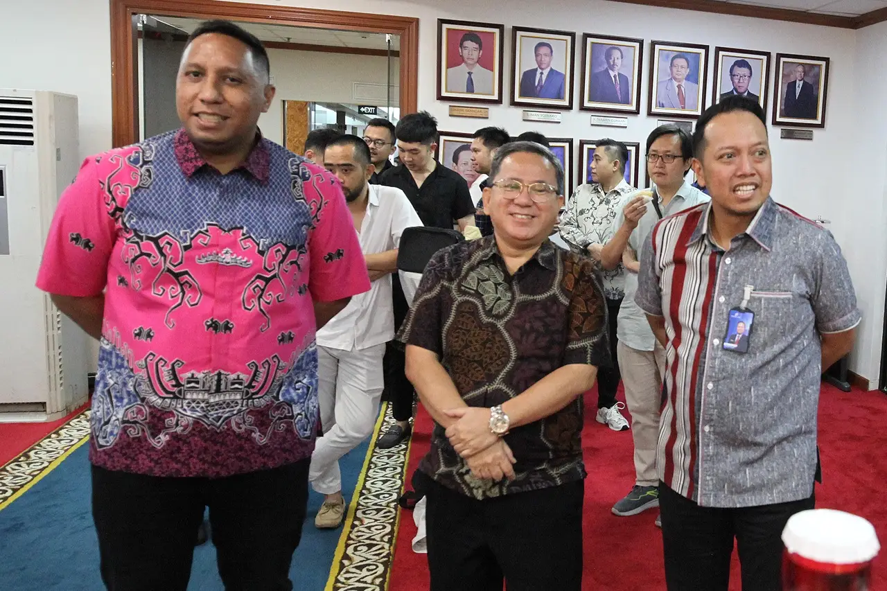 Kolaborasi Dongkrak...