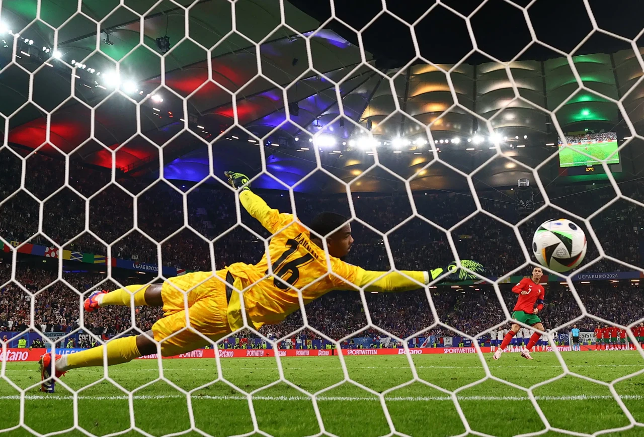 Portugal vs Prancis:...