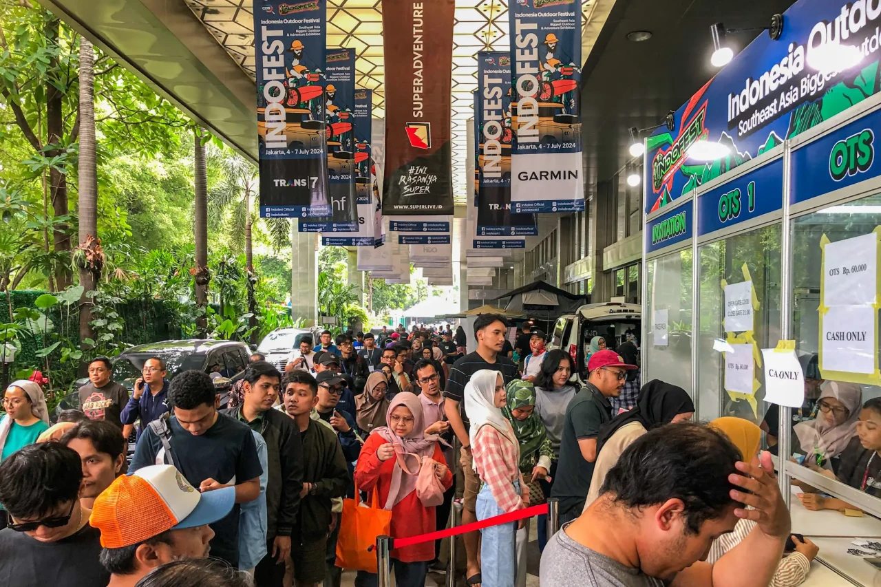 Berburu Perlengkapan...