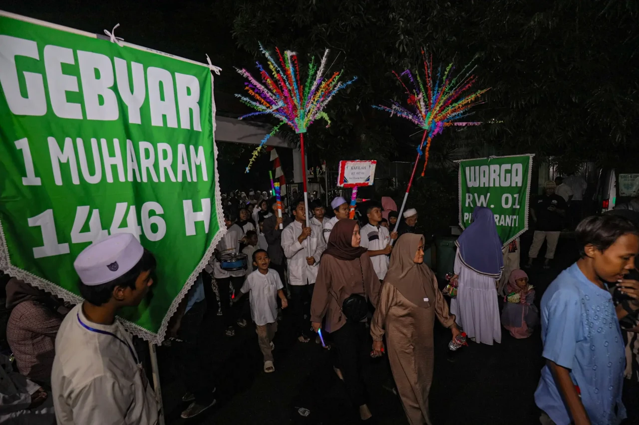 Pawai Obor Sambut Tahun...