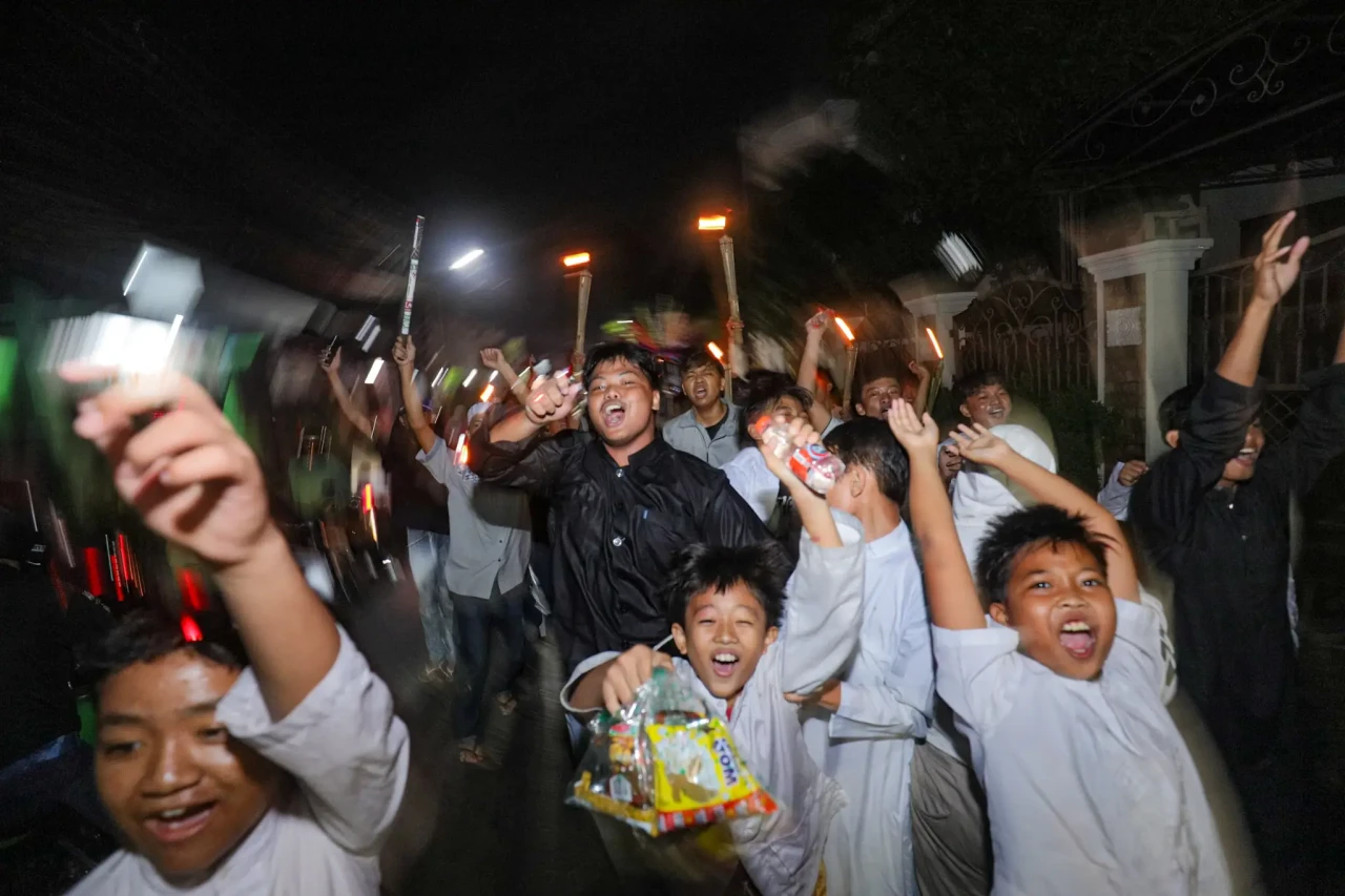 Pawai Obor Sambut Tahun...