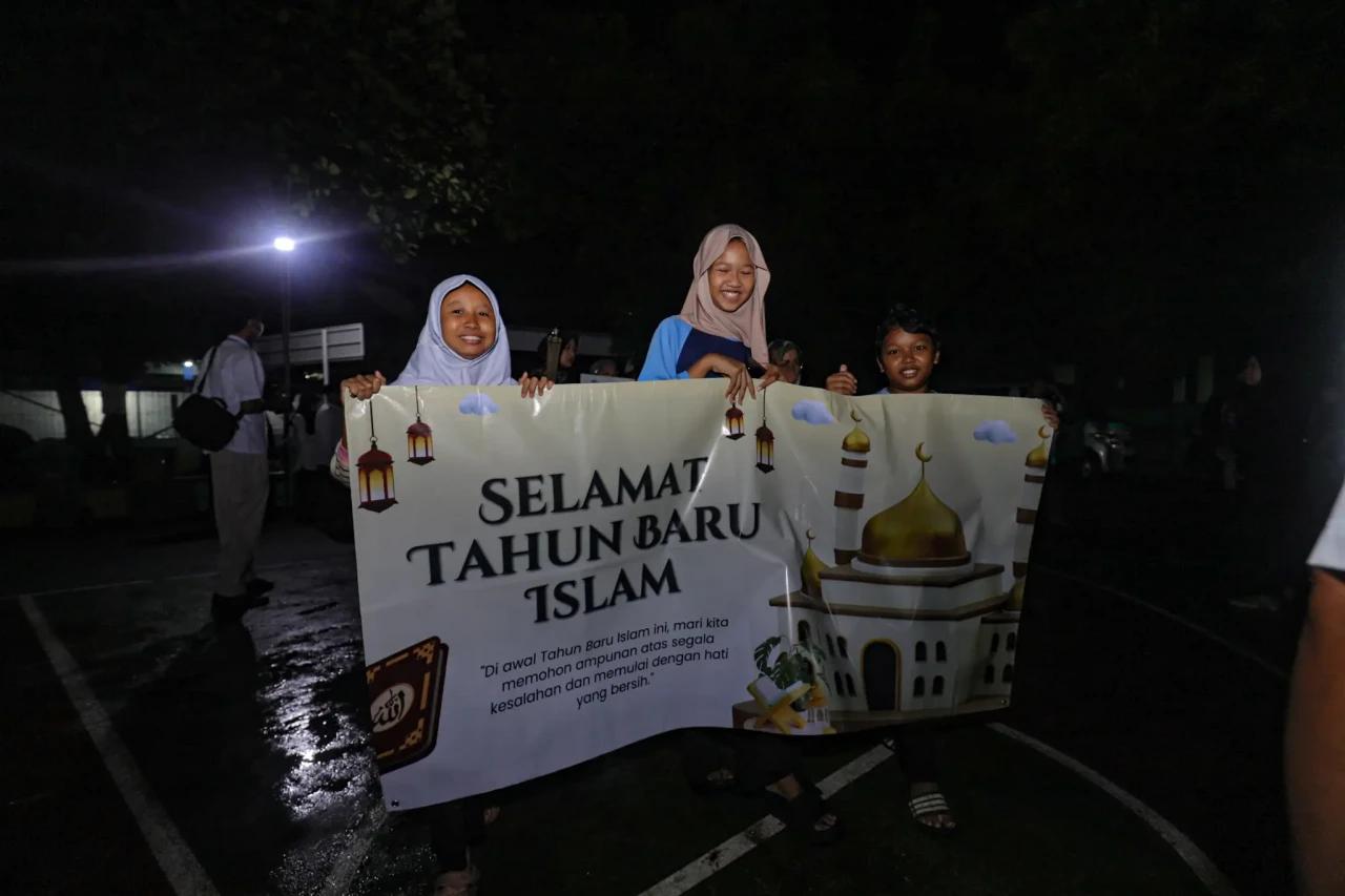 Pawai Obor Sambut Tahun...
